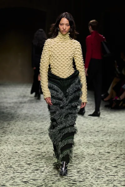 Look 34